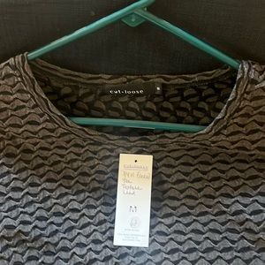 Cut Loose tunic size medium in lead/black
